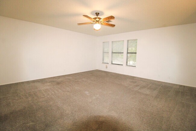 Building Photo - 14018 N Hills Village Dr