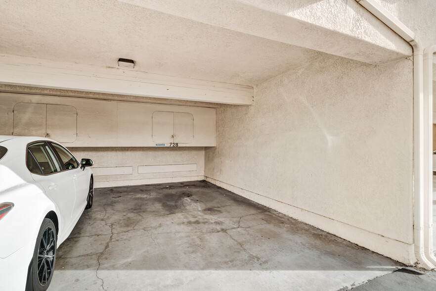 Building Photo - 61 Pearl
