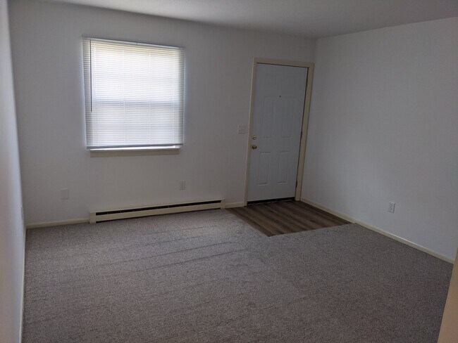 Living Room - 3121 W 40th St