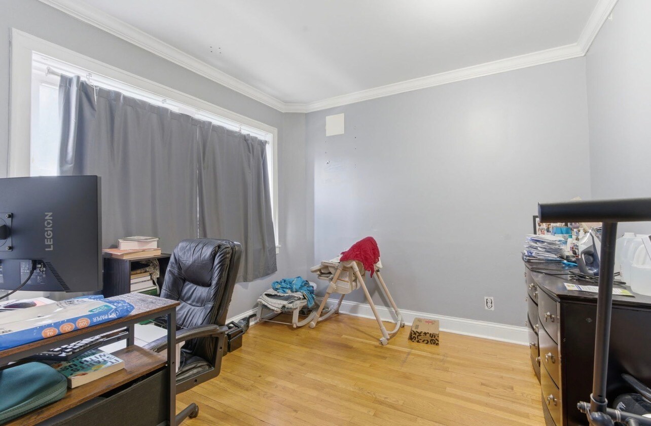 Building Photo - 6066 N Albany Ave