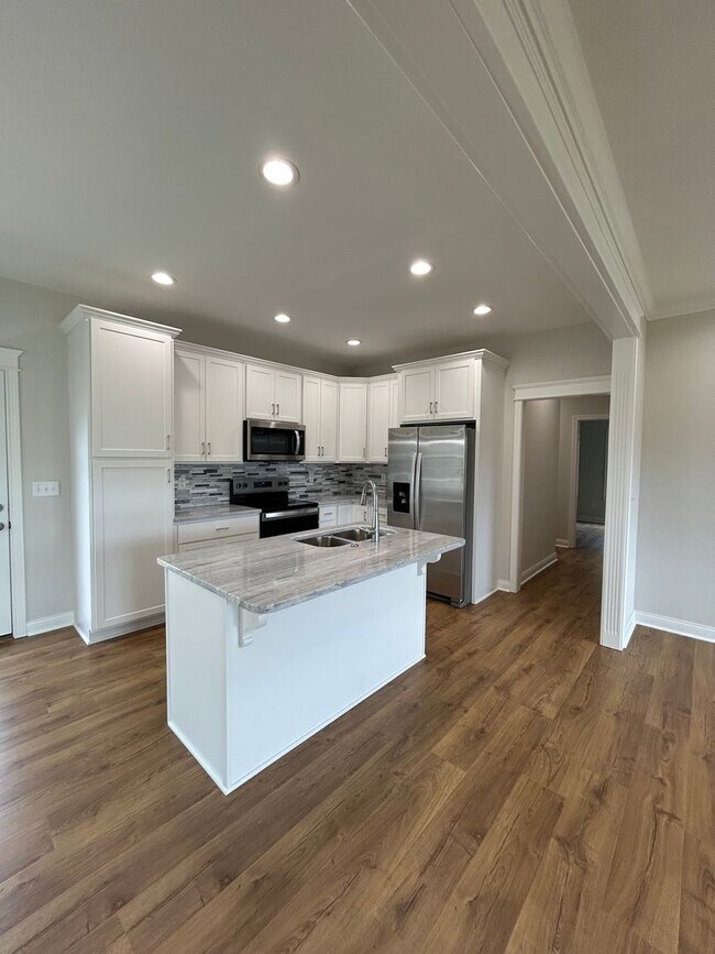 Building Photo - 5398 Peony Dr