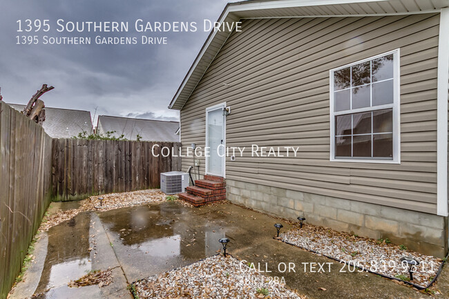 Building Photo - 1395 Southern Gardens Dr