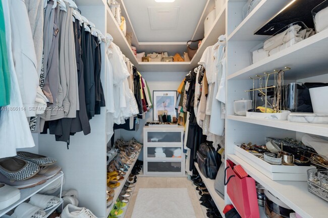 Building Photo - 88 SW 7th St