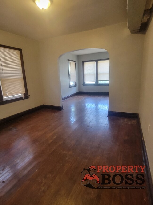 Building Photo - 809 W 11th Ave