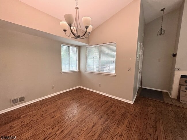 Building Photo - 64 Bentley Ct