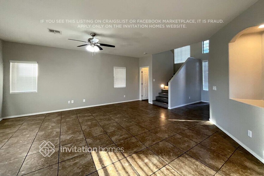 Building Photo - 1421 S 123rd Dr