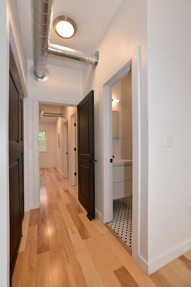 Building Photo - 1713 Locust St