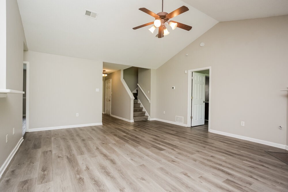 Building Photo - 1657 Madison Cove E