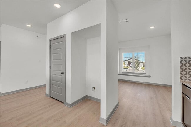 Building Photo - 250 Boatright Blvd