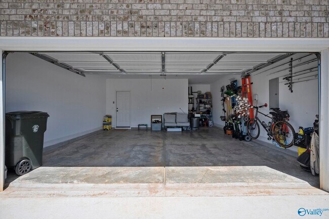 Building Photo - 309 Avebury Rd