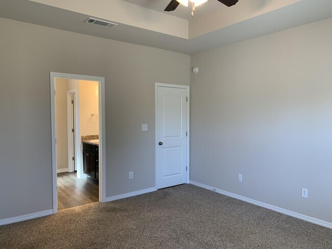 Building Photo - 8591 Prince Ct