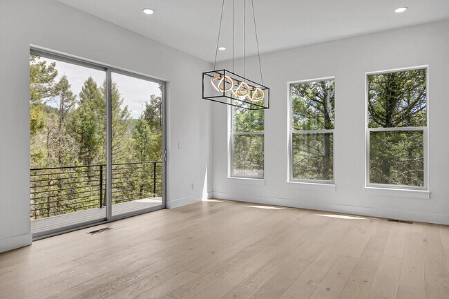Building Photo - 28229 Juniper Dr