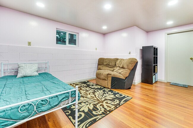 Building Photo - 17777 Camelot Ln