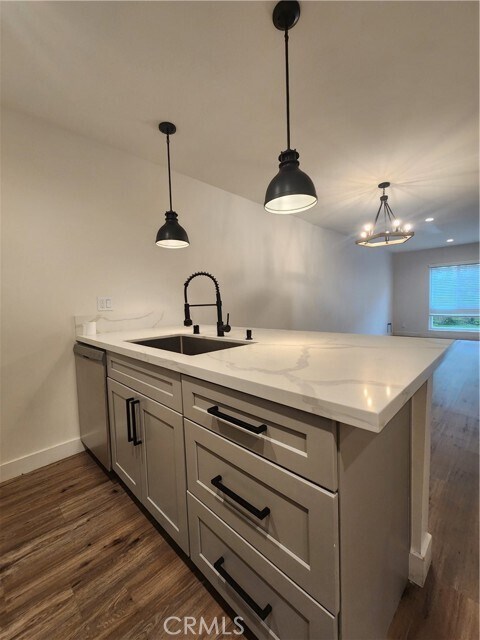 Building Photo - 120 S Francisca Ave