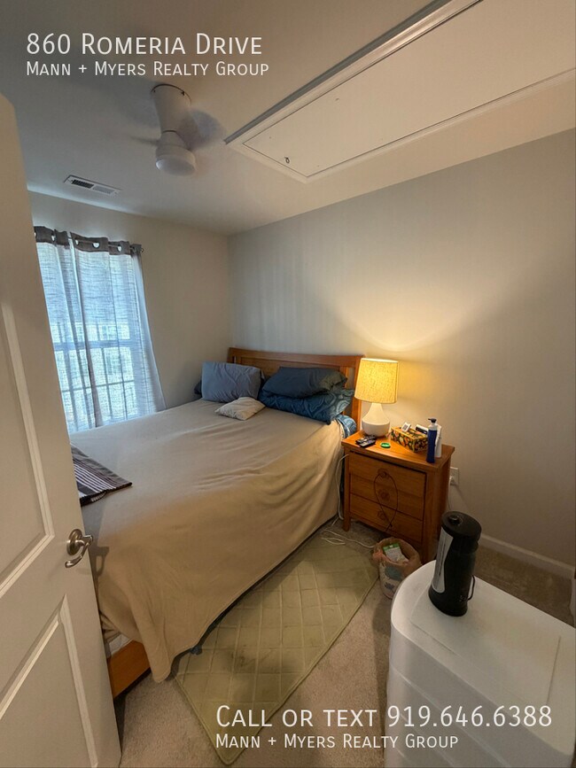 Building Photo - 860 Romeria Dr