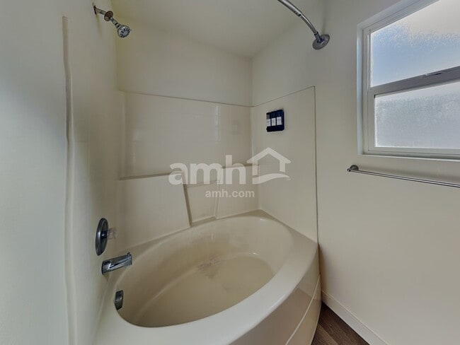 Building Photo - 2543 N Greenville Ave