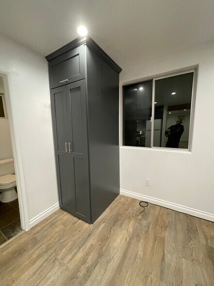 Building Photo - 205 7th Ave