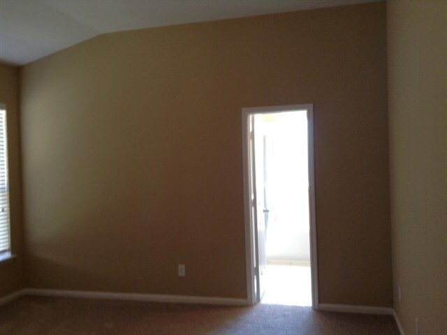 Building Photo - 2710 Sleepy Knoll Dr