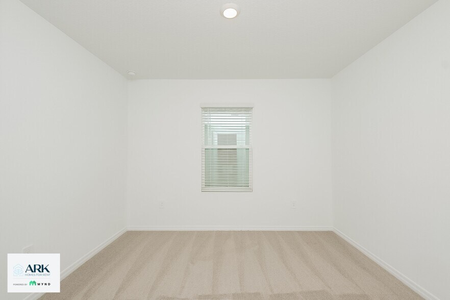 Building Photo - 17305 Reserva Dr