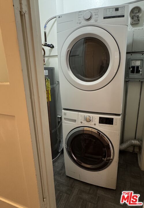 Building Photo - 326 1/2 N Sycamore Ave