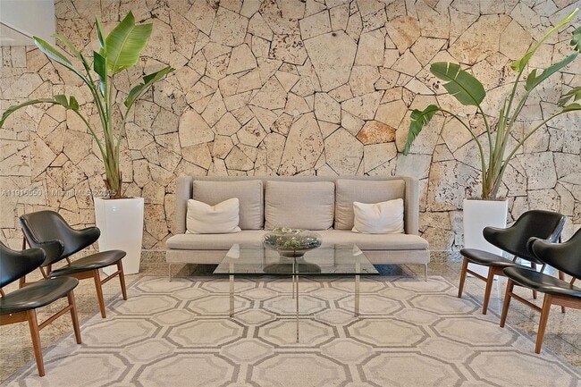 Building Photo - 780 NE 69th St