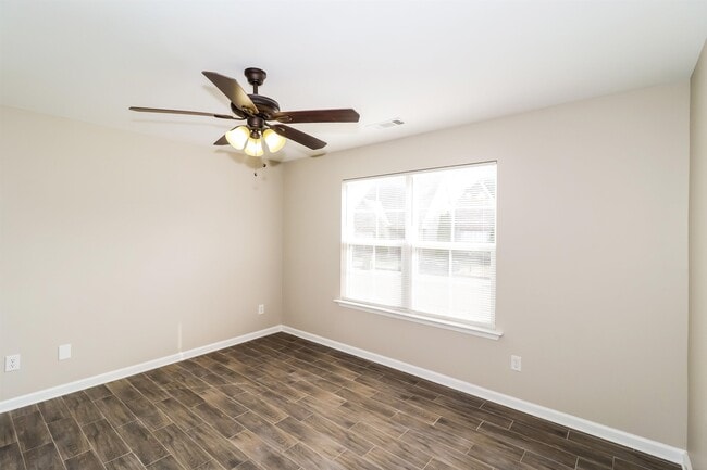 Building Photo - 10186 Sterling Ridge Dr