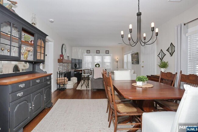 Building Photo - 2 Maysenger Rd