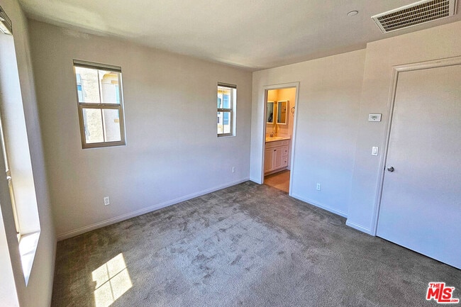 Building Photo - 7245 Maple Rd