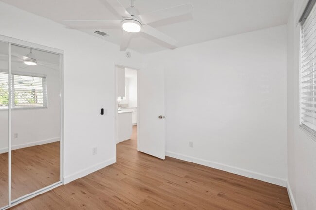 Building Photo - 3/2 Remodeled Home with Large Fenced Yard