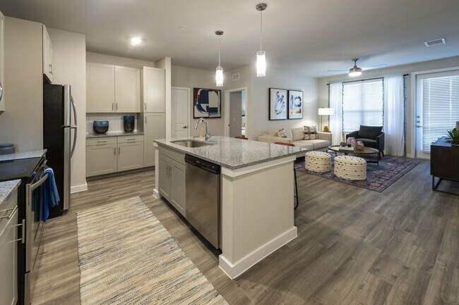 Primary Photo - 2 Bed w/ $1,000 Gift Card + 6 Weeks Free —...