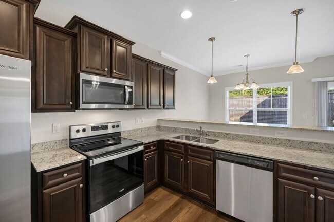 Building Photo - EXCELLENT LOCATION IN LEXINGTON'S DAWSON'S PARK