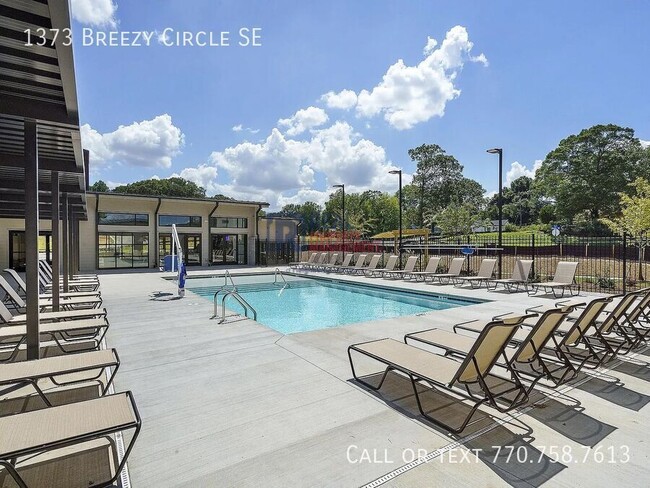 Building Photo - 1373 Breezy Cir