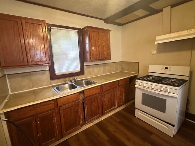 Building Photo - Available Now in Lafayette!