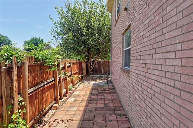Building Photo - 3820 Cochran Dr