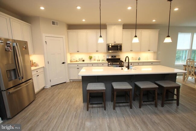 Building Photo - 31219 Barefoot Cir