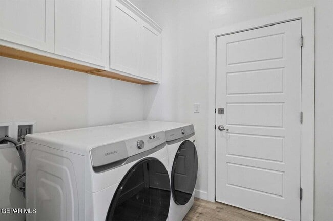 Building Photo - 717 Chatham Pl