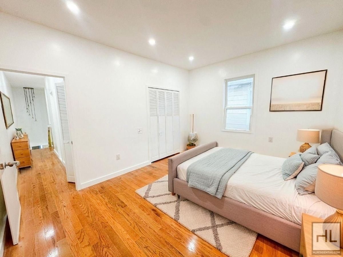 Building Photo - EAST 53 STREET