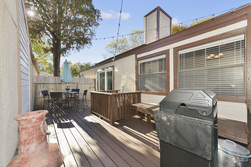 Deck - 13035 Brook Garden Ln