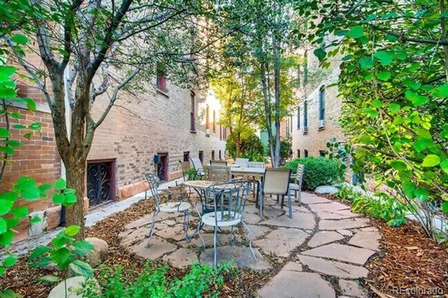 Building Photo - Uptown Capitol Hill - Secure Historic Building with Modern Updates!