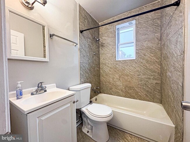 Building Photo - 4630 Hillside Rd SE