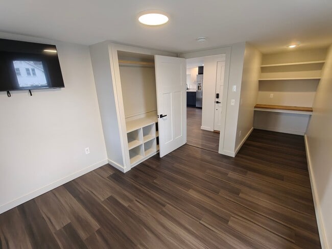 Building Photo - 225 State St