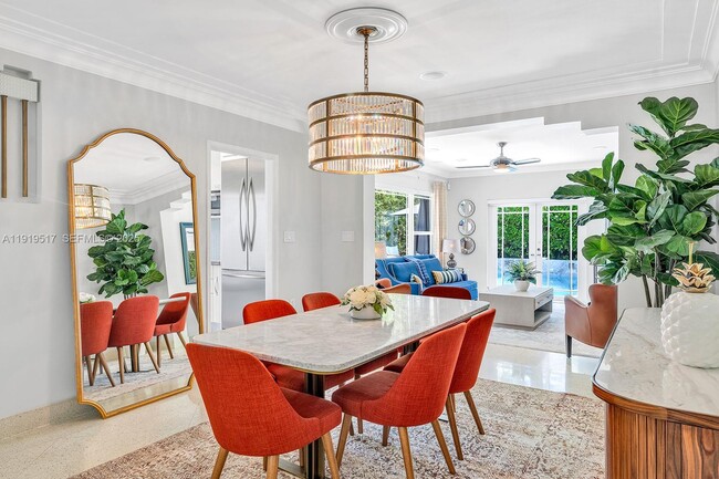 Building Photo - 5915 La Gorce Dr