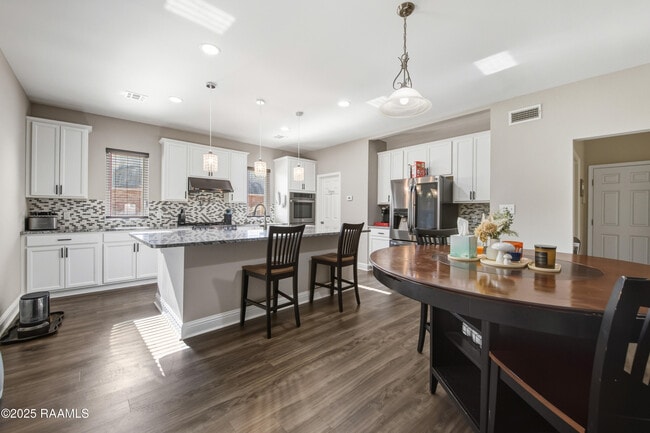 Building Photo - 213 E Peck Blvd