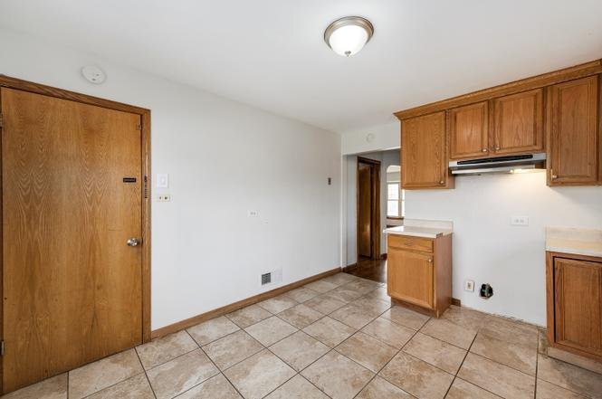 Building Photo - 3819 S 57th Ave