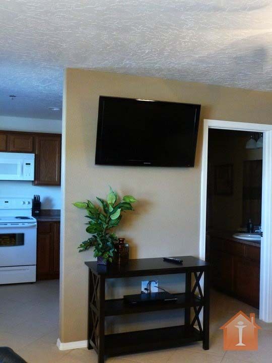 Building Photo - Pinon Bluffs Executive Suite Fully Furnished