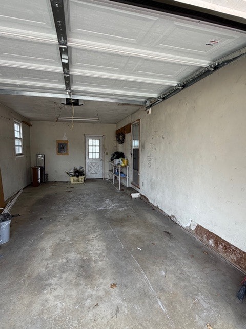 Building Photo - 2213 Roland Dr