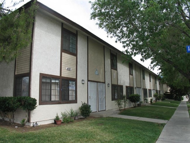 Building Photo - 459 E Avenue Q7