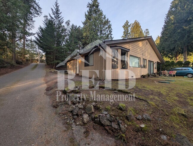 Building Photo - Illahee6056