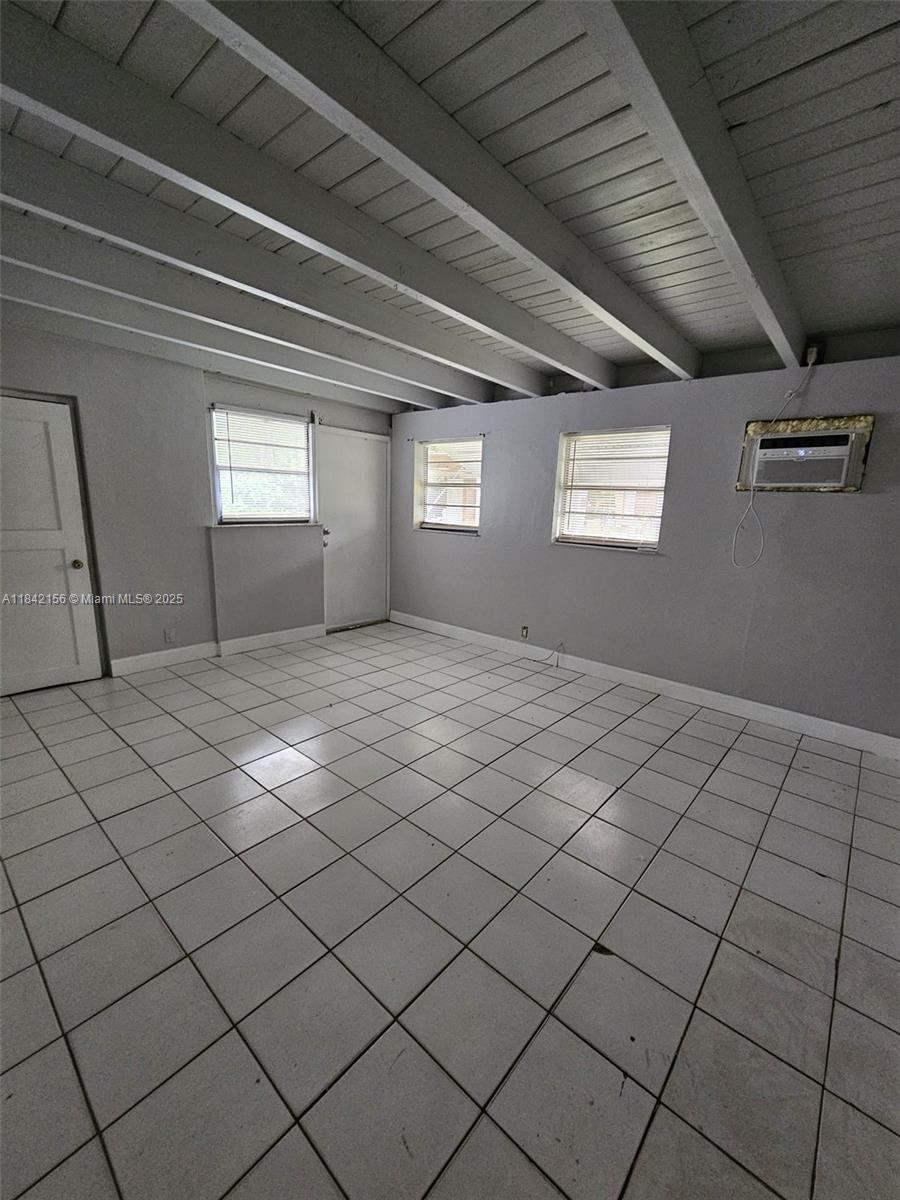 Building Photo - 482 NE 136th St