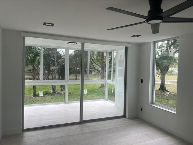 Building Photo - 3010 N Course Dr